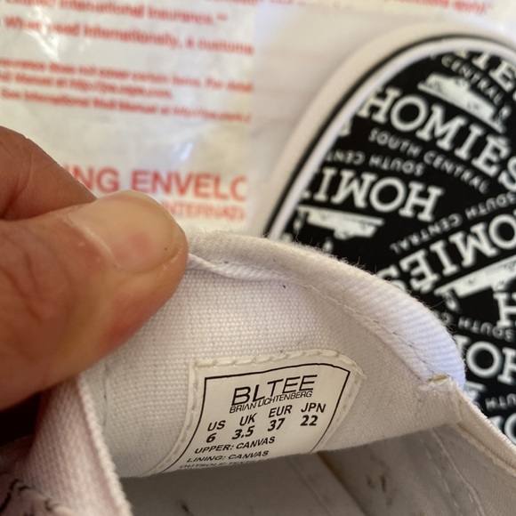 Julia Kovelman purchase. Bummed. One shoe is a 6 one is an 8. Very disappointed. - Picture 2 of 5